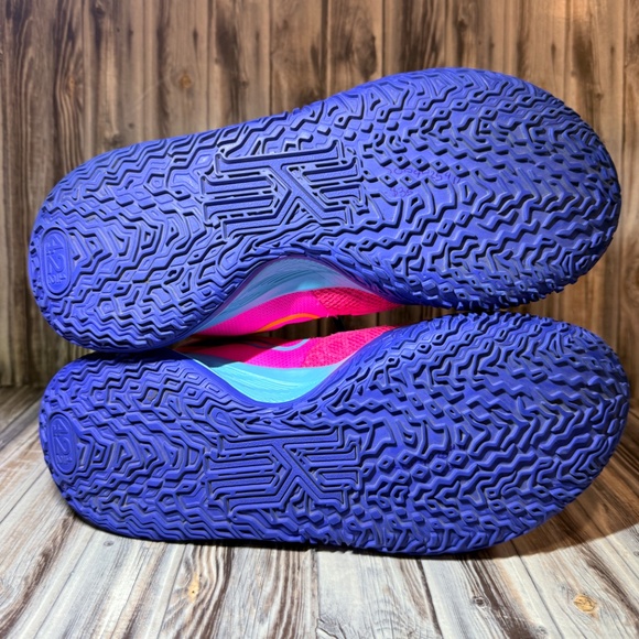 Nike Kyrie 7 \